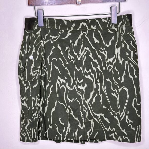 ATHLETA Vienna Voyage Cargo Skirt Eucalyptus Olive Green {W34} - Picture 4 of 8